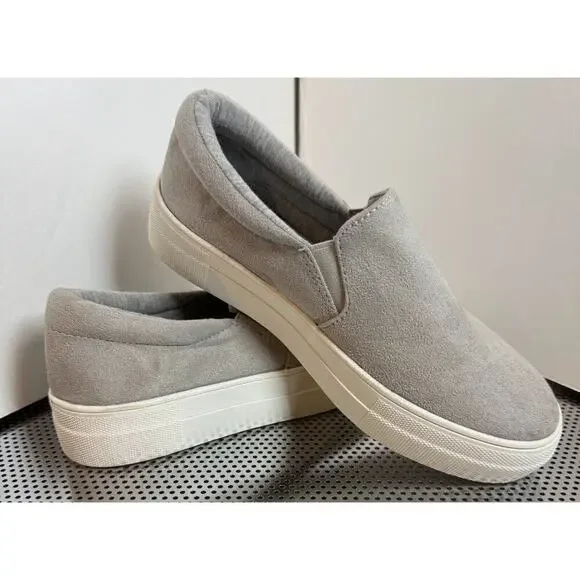 Soda Women's Gray Suede Slip-On Sneakers Shoes Size 6 - Picture 1 of 7